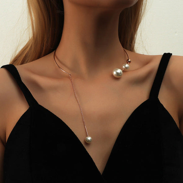 Elegant Pearl Choker