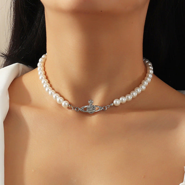 Elegant Pearl Choker