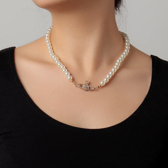 Elegant Pearl Choker