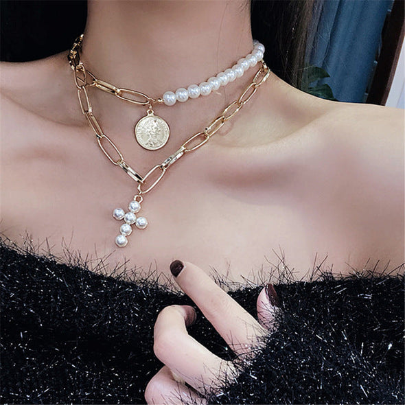 Elegant Pearl Choker