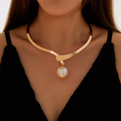 Wave Pearl Necklace